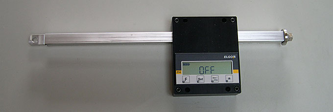 ガイド式リニアスケール　位置表示器付／取付部φ6.5穴